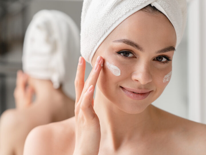 Cómo cuidar la piel y evitar el envejecimiento prematuro: hábitos diarios para un rostro radiante