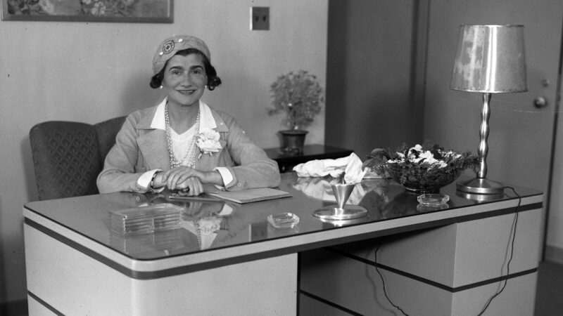 Regala clásicos de buen gusto: La leyenda dorada de Chanel N°5